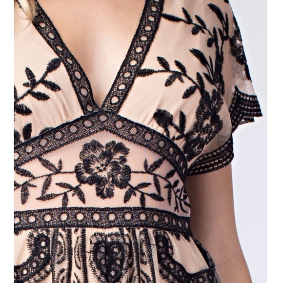 Honey punch lace romper nude and black romper - Picture 6 of 7